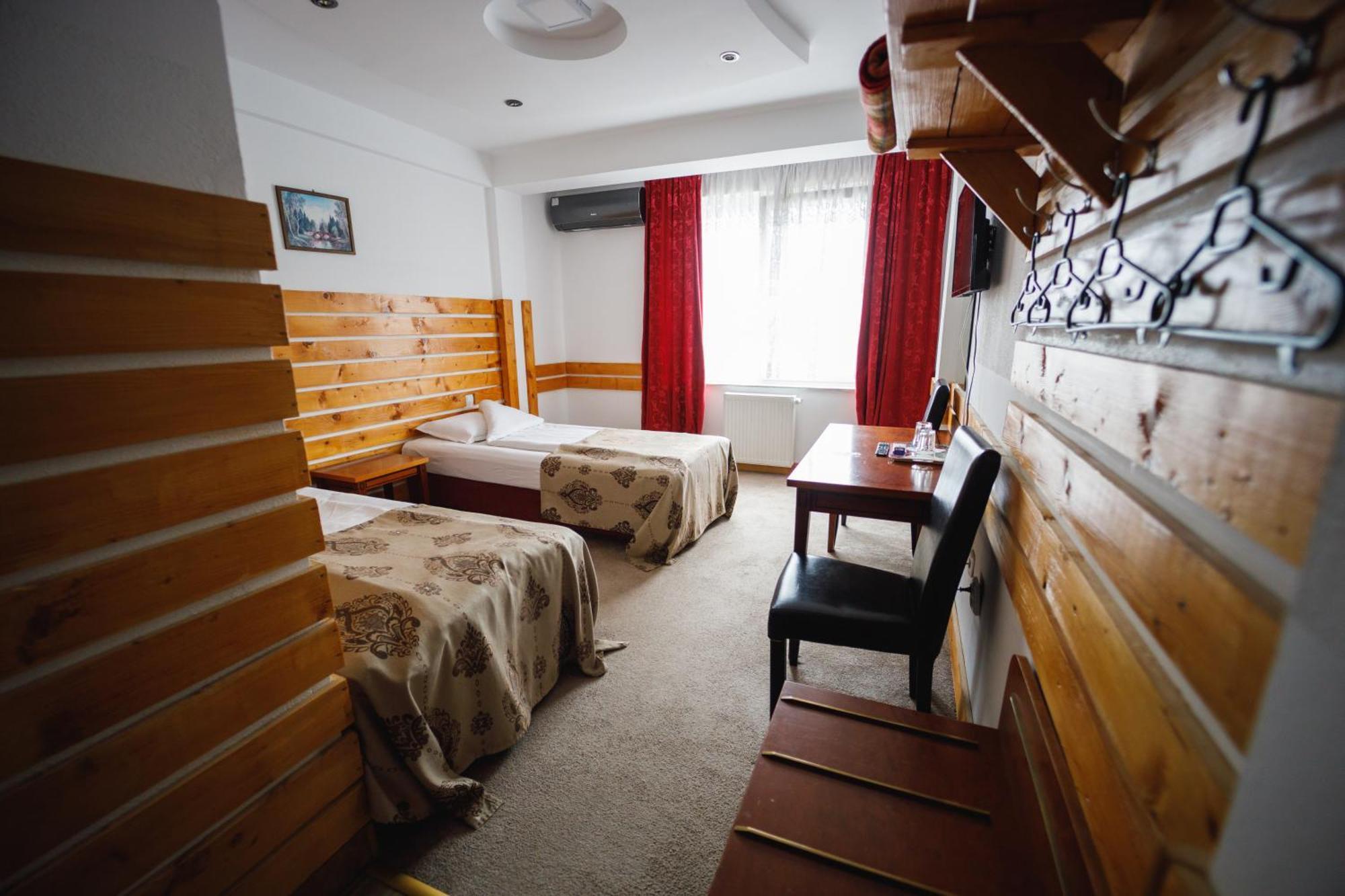 Pensiunea Meteora Suceava Exterior foto